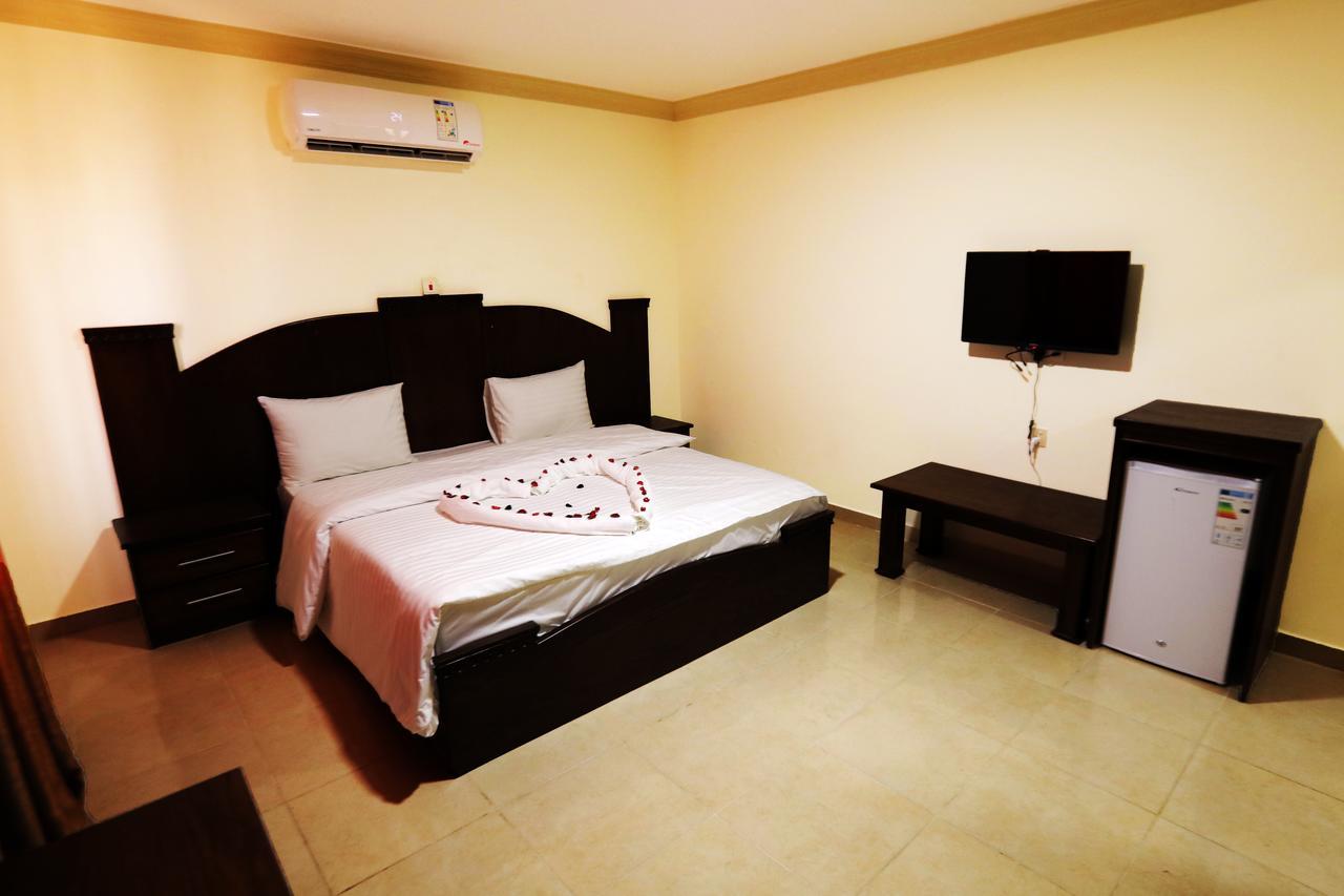 Jordan Flower Hotel Акаба Екстер'єр фото
